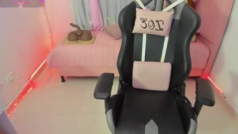 zoe_sullivan_ online show from 09/28/25, 10:20