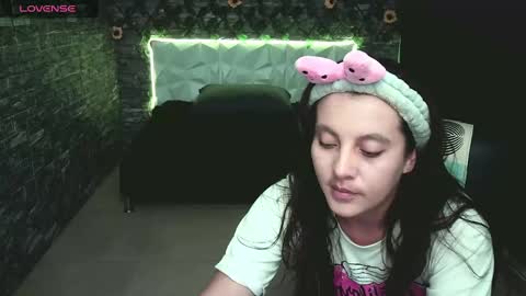 Snapshot of zoe_velvet chatting on 02/10/25, 02:08 Carolina online show from 02/10/25, 02:08