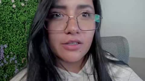 Zoe online show from 10/20/25, 04:02