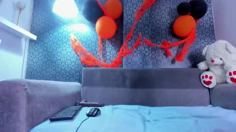 Zoe online show from 11/01/25, 12:40