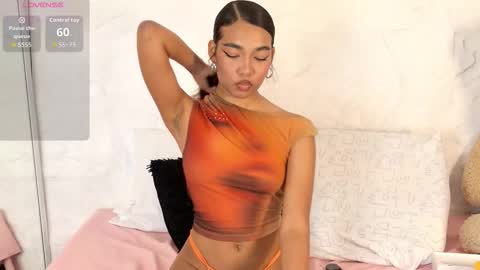 Snapshot of zoeameliie chatting on 11/08/25, 12:33 zoeameliie online show from 11/08/25, 12:33