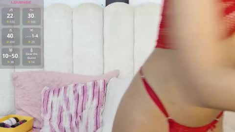 Snapshot of zoeameliie chatting on 11/26/25, 12:33 zoeameliie online show from 11/26/25, 12:33