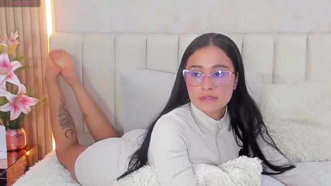 zoebarlowe online show from 11/07/25, 07:14