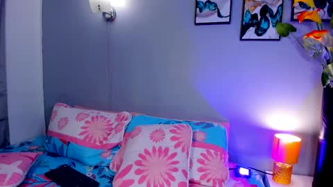 Zoee online show from 11/07/25, 05:02