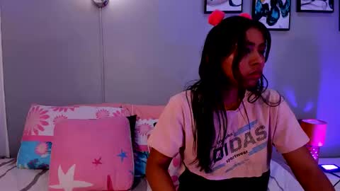 Zoee online show from 11/15/25, 12:34