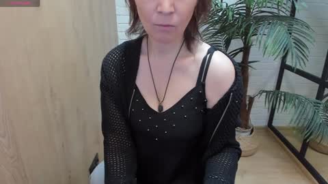 Snapshot of zoeeast chatting on 12/08/24, 01:25 Zoe online show from 12/08/24, 01:25