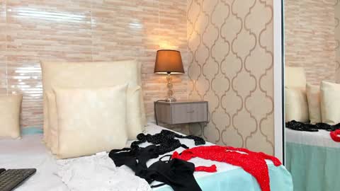 Snapshot of zoeesmitth chatting on 12/28/24, 06:18 ZoeeSmitth online show from 12/28/24, 06:18