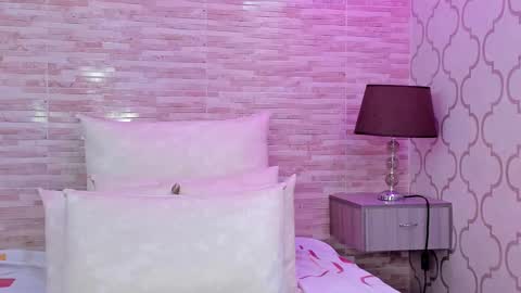 Snapshot of zoeesmitth chatting on 03/08/25, 03:45 ZoeeSmitth online show from 03/08/25, 03:45