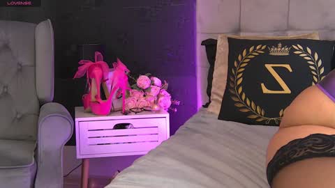 ZoeMesmerize online show from 12/30/24, 04:20