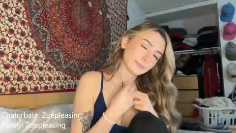 Snapshot of zoepleasing chatting on 11/07/25, 01:38 zoepleasing online show from 11/07/25, 01:38