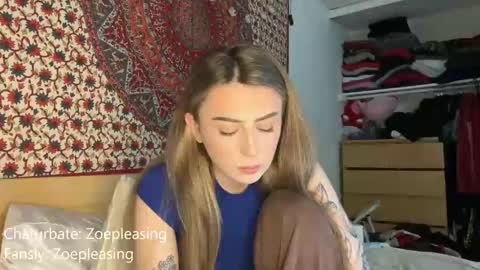 Snapshot of zoepleasing chatting on 11/13/25, 12:53 zoepleasing online show from 11/13/25, 12:53