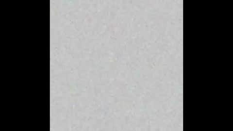 Snapshot of zoeroux_ chatting on 09/19/25, 03:52 Zoe online show from 09/19/25, 03:52