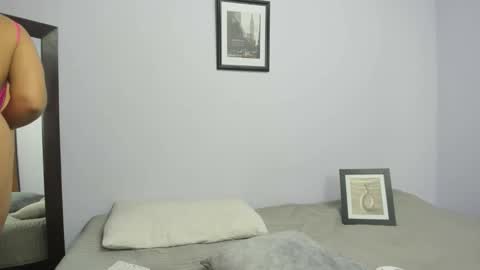 Isabella online show from 11/13/25, 01:37