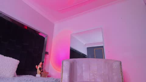 zoevidal_ online show from 01/14/25, 11:42