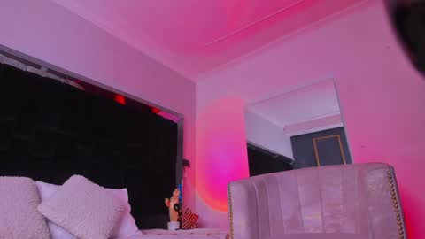 zoevidal_ online show from 01/15/25, 11:53