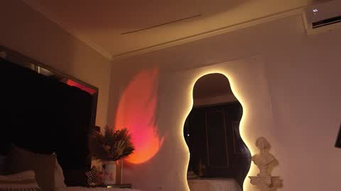 zoevidal_ online show from 10/23/25, 11:53