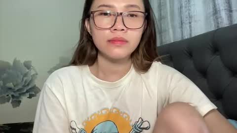 zoey_foryou online show from 11/30/25, 02:37