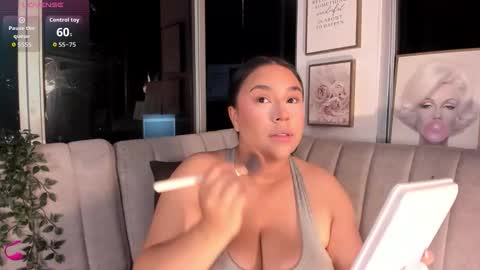 Snapshot of zoey_thommpson chatting on 10/06/25, 11:35 zoey thommpson online show from 10/06/25, 11:35