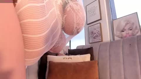 Snapshot of zoey_thommpson chatting on 10/17/25, 07:38 zoey thommpson online show from 10/17/25, 07:38