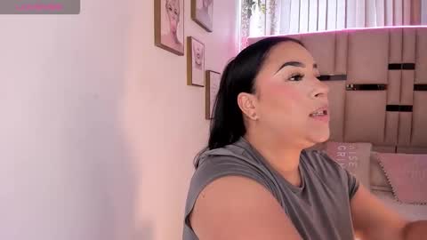 Snapshot of zoey_thommpson chatting on 11/03/25, 07:48 zoey thommpson online show from 11/03/25, 07:48