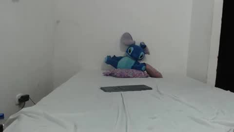 ZoeyANDNoah online show from 11/19/25, 02:44