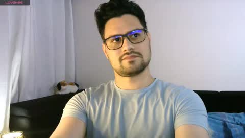 Snapshot of zohan_haidar chatting on 02/20/25, 02:40 ZohanMohamed online show from 02/20/25, 02:40