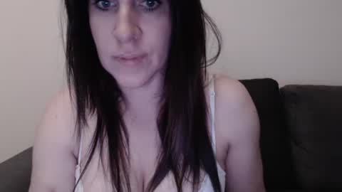 Snapshot of zoibee chatting on 09/20/25, 06:42 zoibee online show from 09/20/25, 06:42