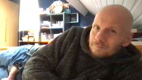 zolexthomas online show from 10/10/25, 01:32