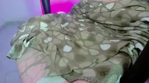Snapshot of zooeybelair chatting on 02/23/25, 08:39 Alicie online show from 02/23/25, 08:39