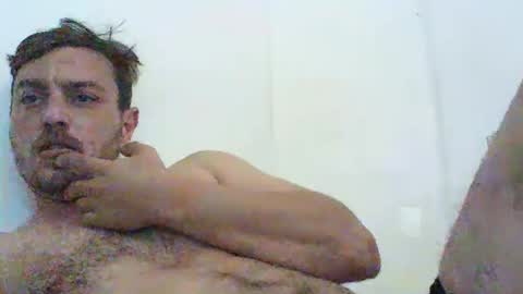 Snapshot of zoro2712 chatting on 10/21/25, 06:41 Roy online show from 10/21/25, 06:41