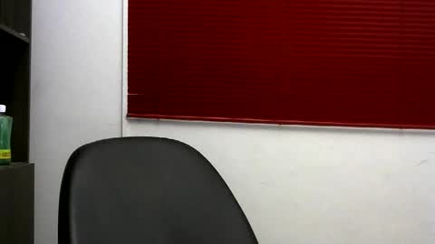 zoro_00 online show from 11/08/25, 12:44