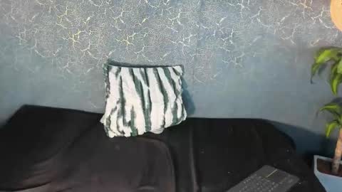 Zoe And Frienda online show from 10/10/25, 06:18