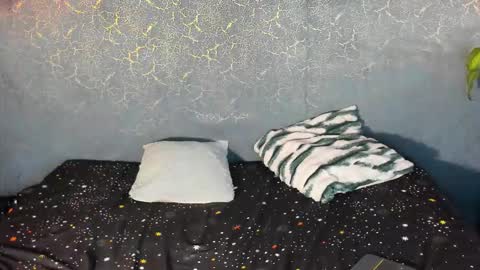 Zoe And Frienda online show from 10/14/25, 07:03