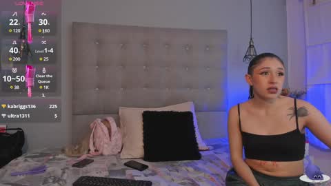 Snapshot of zowi_hottiee chatting on 12/06/24, 02:02 cintya kors online show from 12/06/24, 02:02