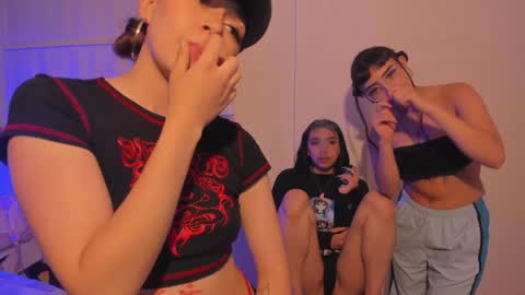 Snapshot of zowi_hottiee chatting on 12/11/24, 06:14 cintya kors online show from 12/11/24, 06:14
