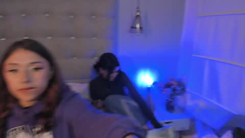 Snapshot of zowi_hottiee chatting on 12/19/24, 03:51 cintya kors online show from 12/19/24, 03:51