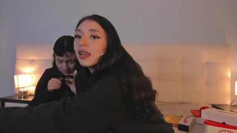 Snapshot of zowi_hottiee chatting on 12/31/24, 03:12 cintya kors online show from 12/31/24, 03:12