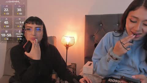 Snapshot of zowi_hottiee chatting on 01/18/25, 03:20 cintya kors online show from 01/18/25, 03:20