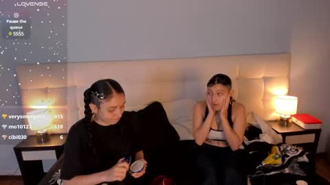 Snapshot of zowi_hottiee chatting on 01/22/25, 08:51 cintya kors online show from 01/22/25, 08:51