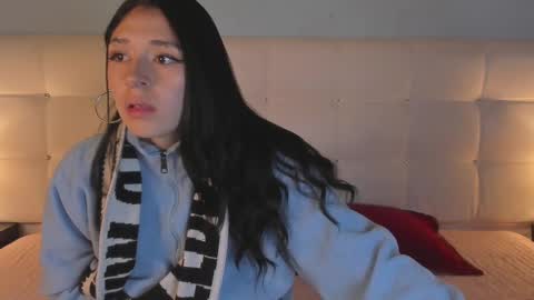Snapshot of zowi_hottiee chatting on 02/28/25, 01:47 cintya kors online show from 02/28/25, 01:47