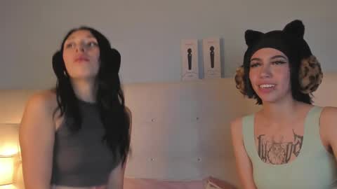 Snapshot of zowi_hottiee chatting on 03/07/25, 05:18 cintya kors online show from 03/07/25, 05:18
