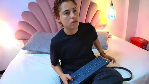 Snapshot of zukulankurozaki chatting on 11/09/25, 04:55 Zukulan online show from 11/09/25, 04:55