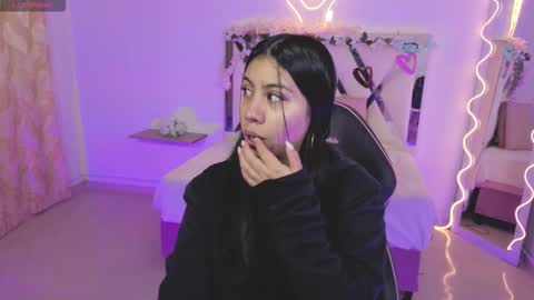 ZURY   online show from 10/19/25, 11:33