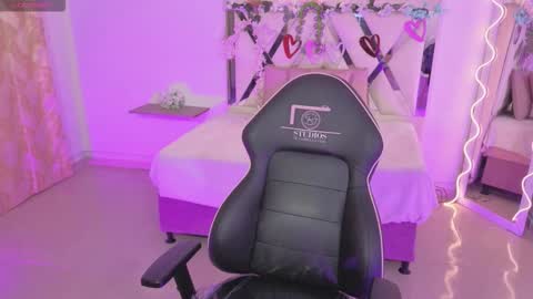 ZURY   online show from 10/28/25, 11:36