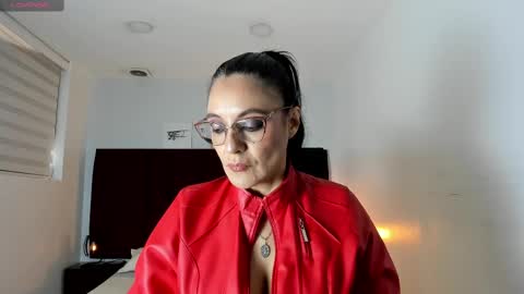 Snapshot of zuzana21 chatting on 03/05/25, 12:44 Zuzana21 online show from 03/05/25, 12:44