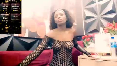 Snapshot of zuzu_angel chatting on 11/24/25, 11:10 pam online show from 11/24/25, 11:10