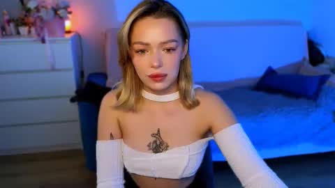 zuzzixx online show from 11/22/25, 05:50