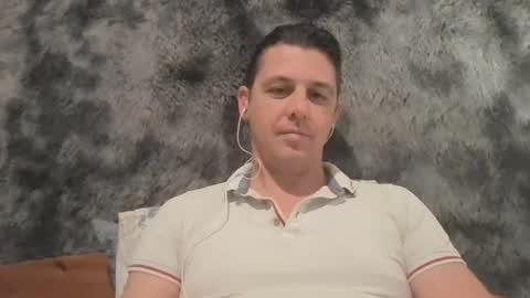 Snapshot of zyonart chatting on 09/23/25, 08:12 Artnoyz Shower online show from 09/23/25, 08:12