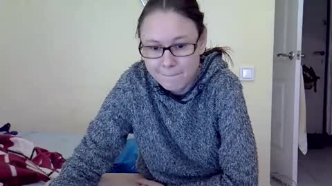 Snapshot of zyuhre chatting on 10/05/25, 12:03 Zyuhre online show from 10/05/25, 12:03