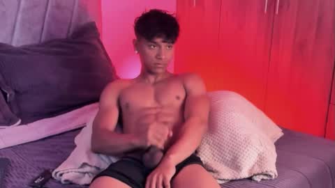 Snapshot of zyzz_1812 chatting on 10/01/25, 06:03 zyzz_1812 online show from 10/01/25, 06:03
